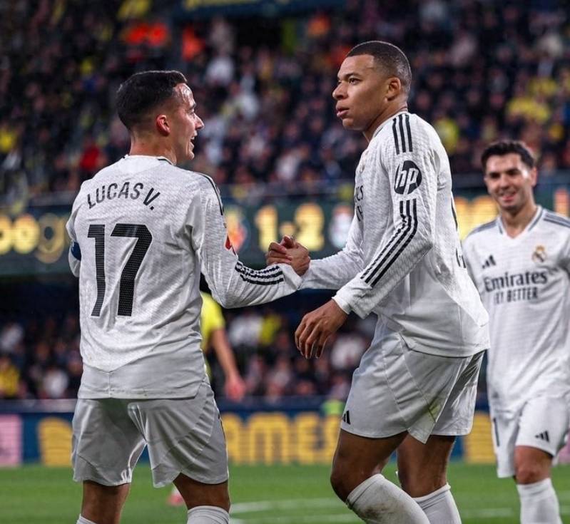 一场2-1，让皇马反超巴萨登顶！20岁新星浪射不传，姆巴佩挥拳不满